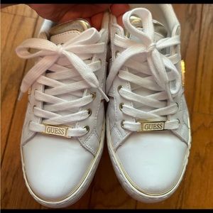 EUC GUESS sneaker size 7.5